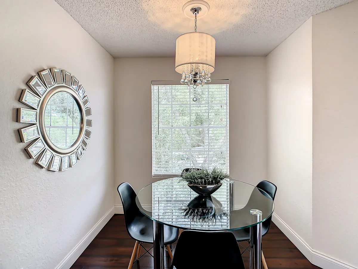 Building Photo - 11565 Westwood Blvd #933