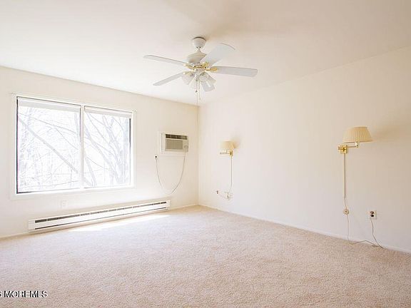 3rd image of 11 Western Reach