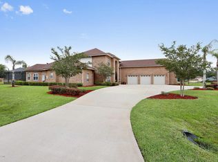 5271 Angel Lake Dr, Jacksonville, FL 32218