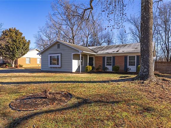 3rd image of 5218 Lawndale Dr