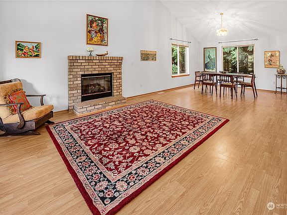 4th image of 1151 NW Suzanne Court