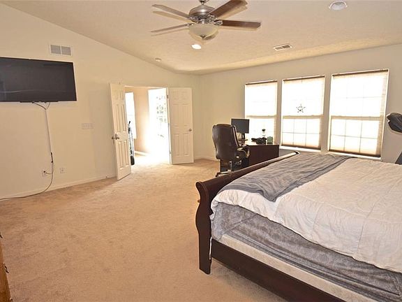 4th image of 2420 Cole Wood Ct
