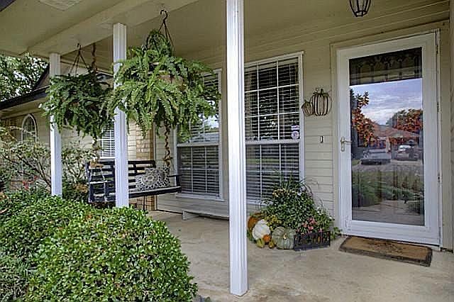 1st image of 2403 Palo Alto Dr