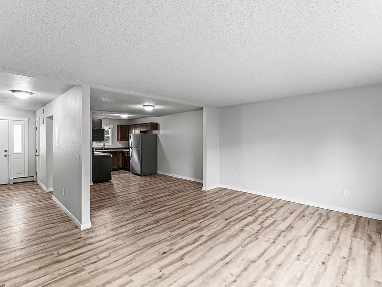 470 Dailey Ave #B7 — Photo 8