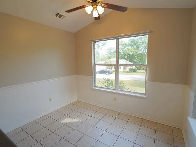 1908 Wagon Wheel Cir E — Photo 8