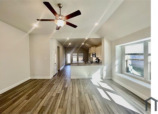 3rd image of 231 Rosewood Dr