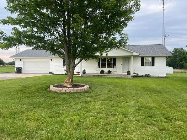 9528 N Monmouth Ln, Mount Vernon, IL 62864