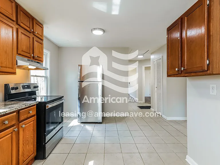 1599930_009_kitchen_14400103.jpg