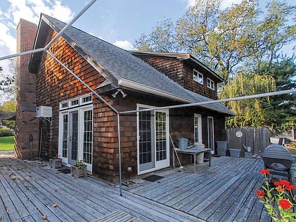 3rd image of 13 Strawberry Ln