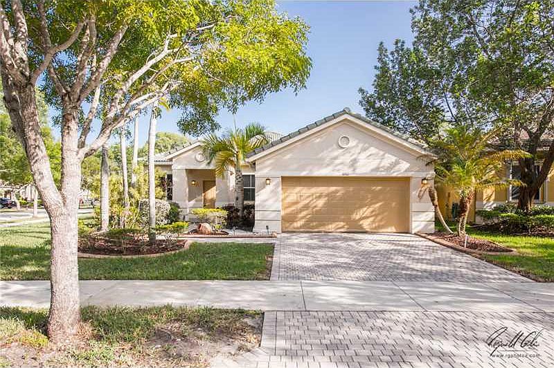 1st image of 1061 Lavender Cir