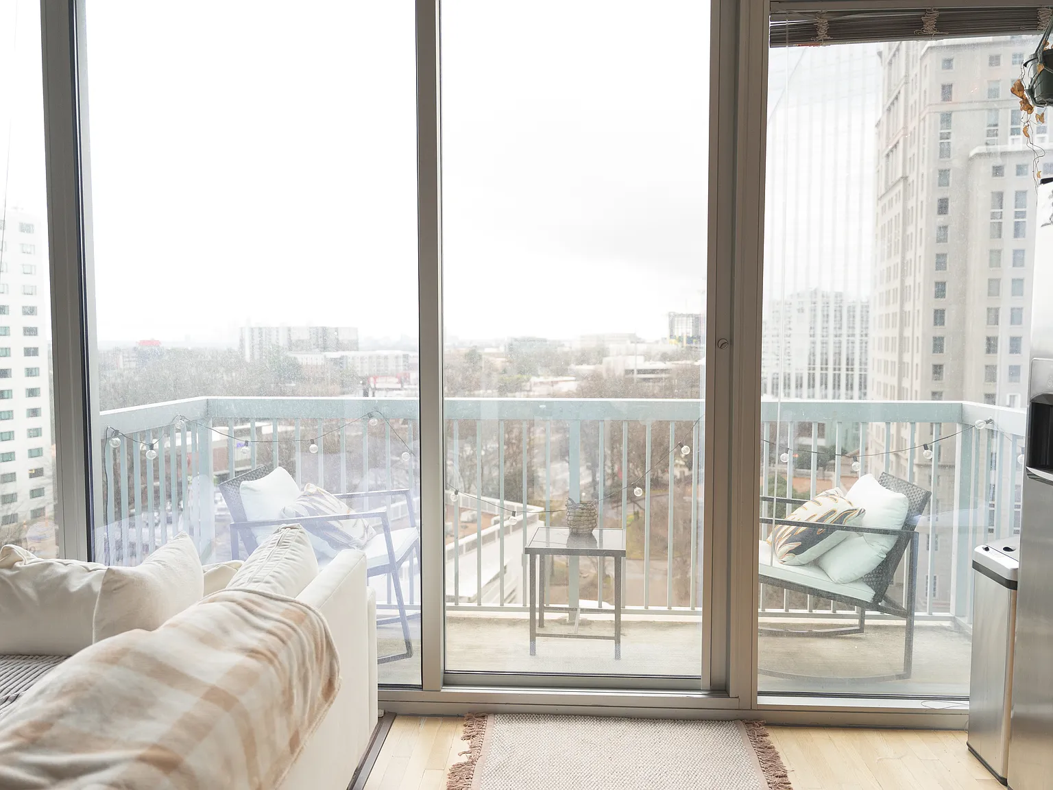 1 bed, 700 sqft, $2,200 — Photo 4