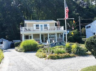 113 Shore Rd UNIT B, Glen Cove, NY 11542