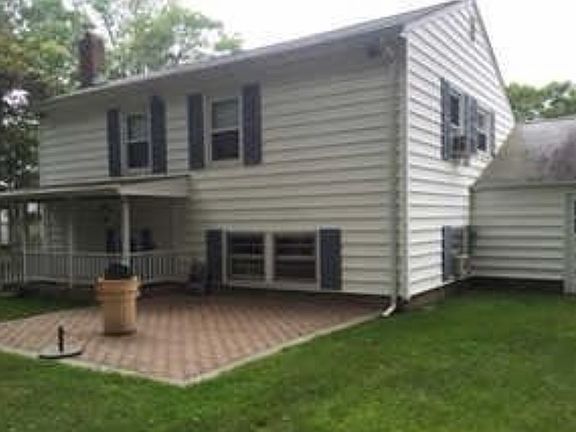 4th image of 67 Lumur Dr