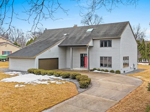 1336 N Summer Range Rd, De Pere, WI 54115