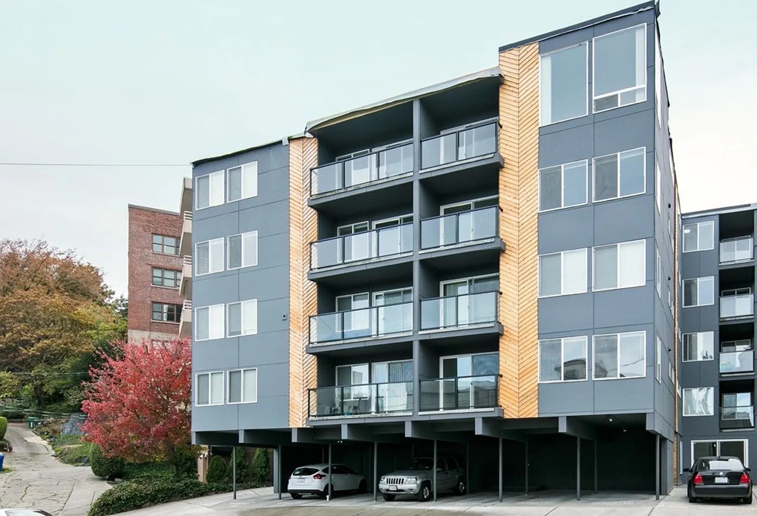 Hamilton Hall Apartments — Photo 1