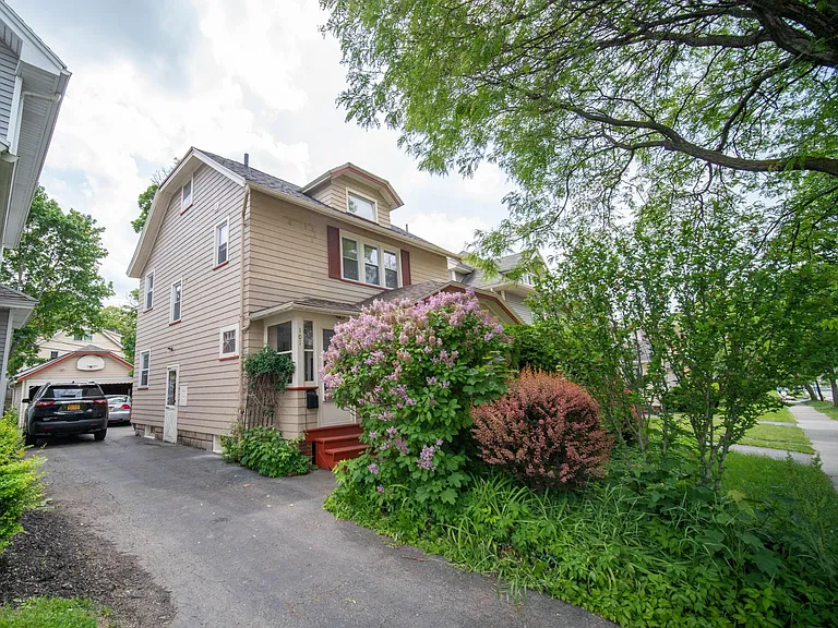 101 Crittenden Blvd — Photo 20