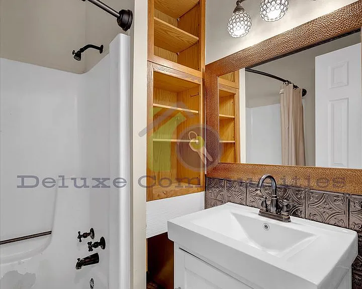 404 Russell St — Photo 24