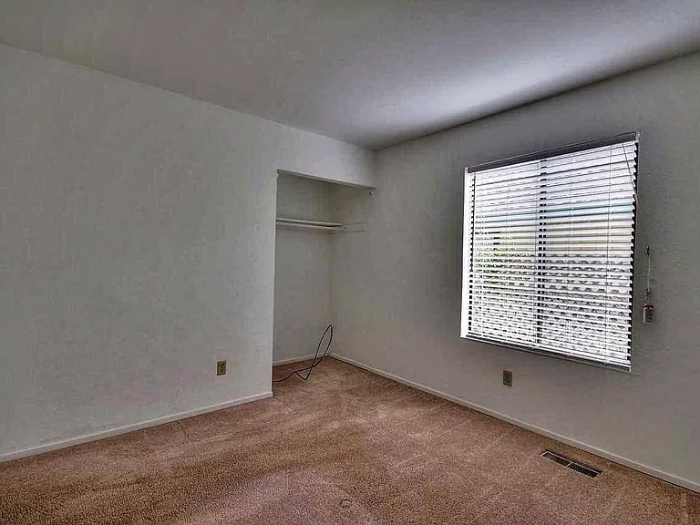 221 San Marin Dr — Photo 15