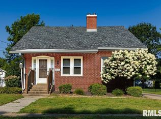 916 Florence Ave, Galesburg, IL 61401