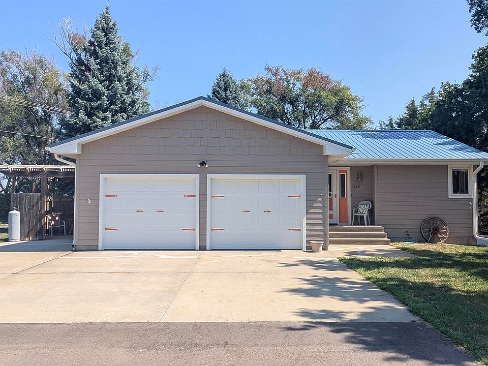 1st image of 1410 Bluff Dr