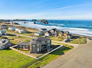 323 Madison Ave SW, Bandon, OR 97411
