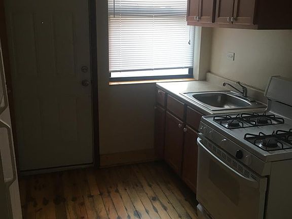 2nd image of 8242 S Drexel Ave APT 2
