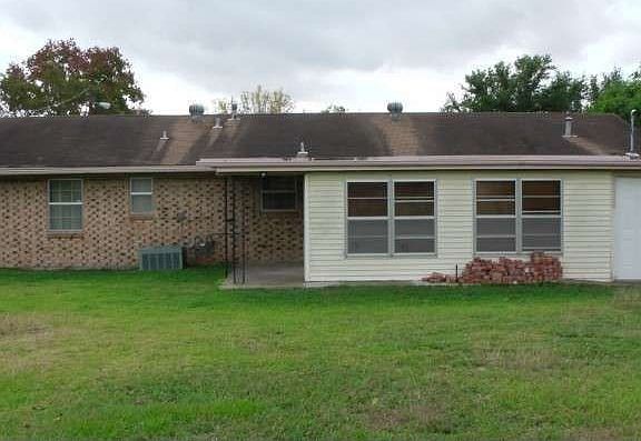 3rd image of 231 Northridge Ln