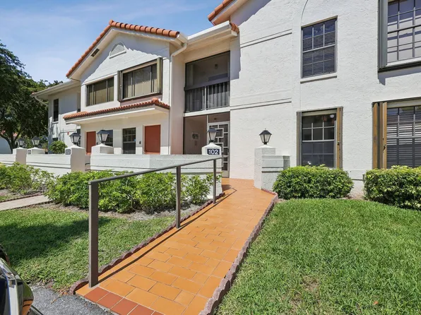 9681 E Sills Dr E #102, Boynton Beach, FL 33437