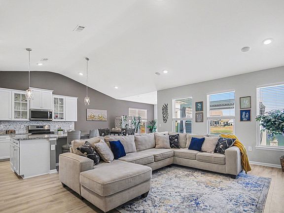 4th image of 5020 Vinesia Dr.