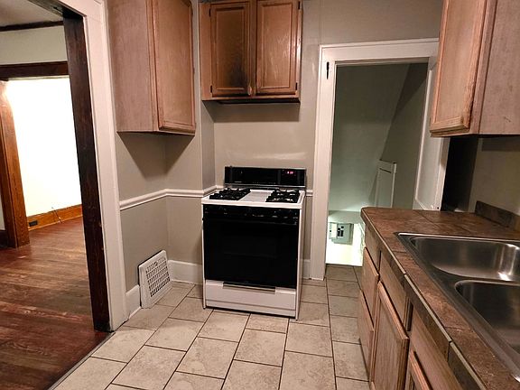 5th image of 448 Keenan Ave