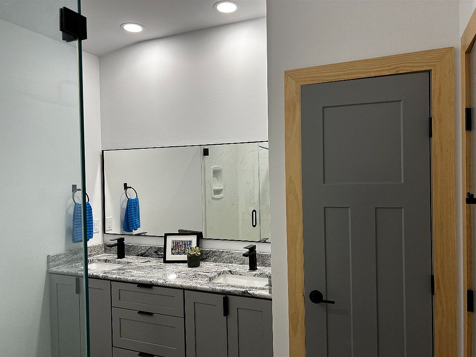 1st image of 432 Ball Park Ave
