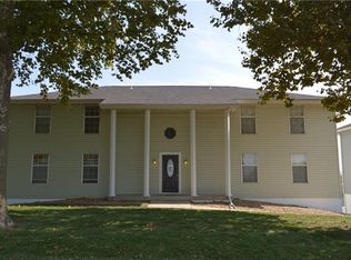 219 Barr Rd, Grain Valley, MO 64029