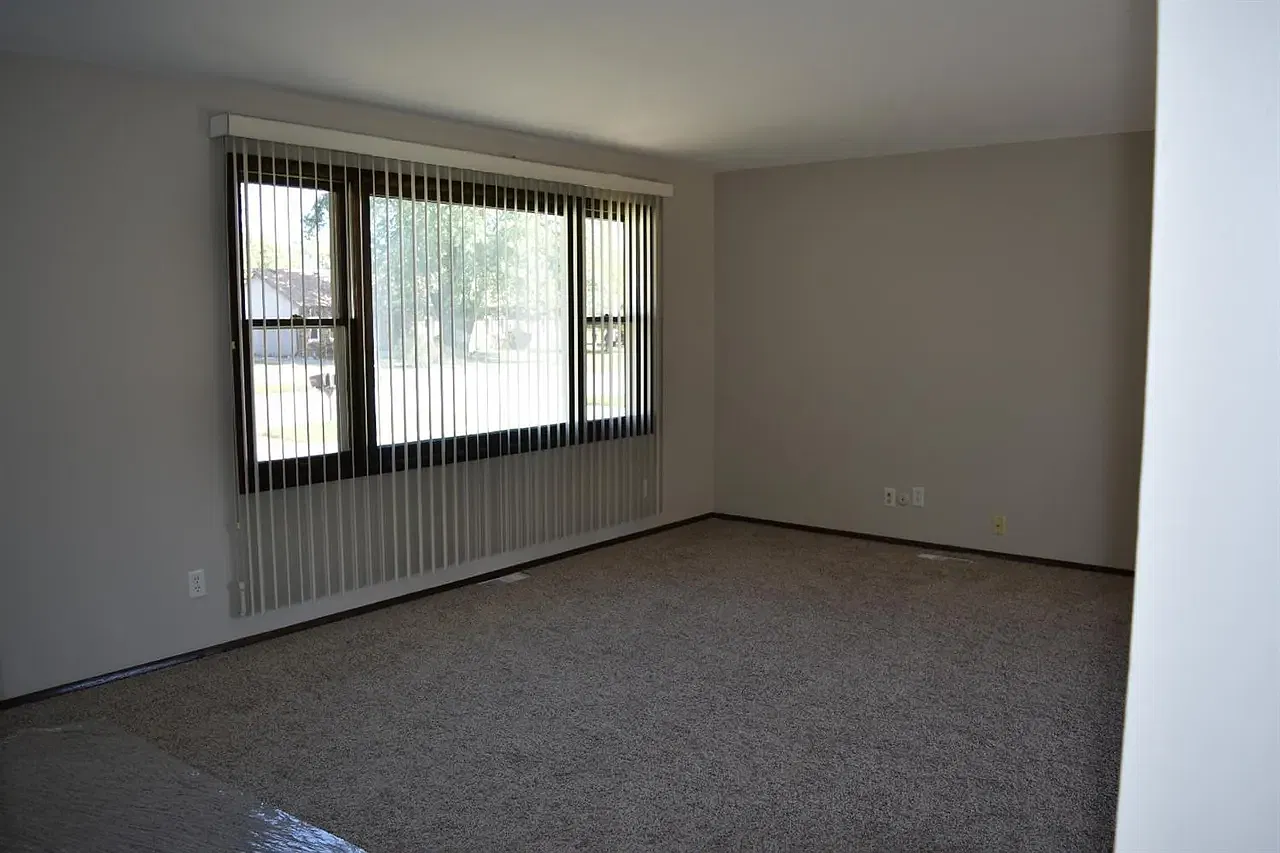 2 bed, 1.5 bath, 1500 sqft, $1,950 — Photo 3