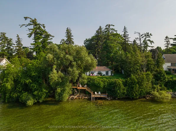 104 Hedge Rd, Georgina, ON L0E 1R0