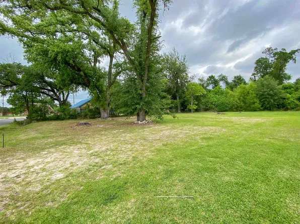 1504 Walker Ln, Sulphur, LA 70663