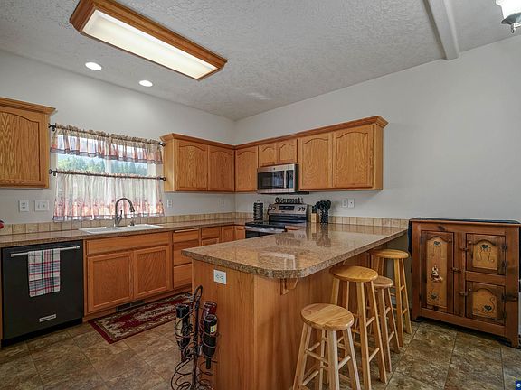 5th image of 1231 SW 3rd Ave