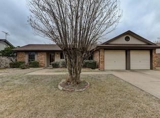 6456 N Park Dr, Watauga, TX 76148