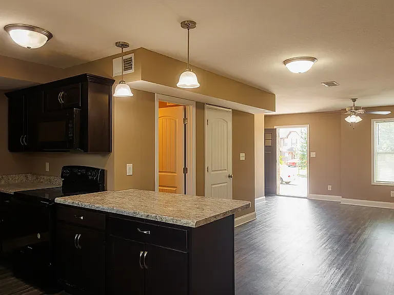 2 bed, 2.5 bath, 1175 sqft, $1,400 — Photo 1