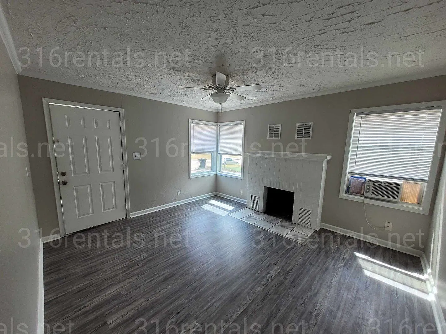 $625 - 1 bedroom/ 1 bathroom - Duplex. — Photo 4