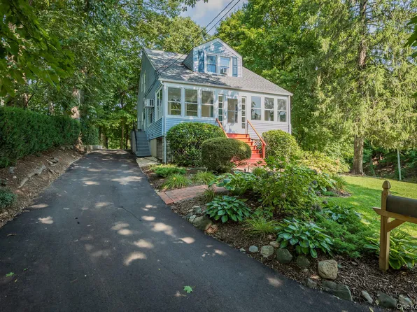 3 Jarvis Ct, Huntington, NY 11743