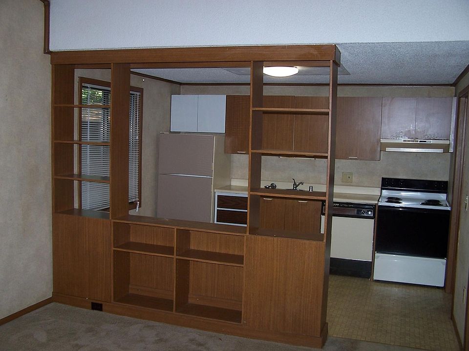 1st image of 8108 Glen Hollow Dr APT A