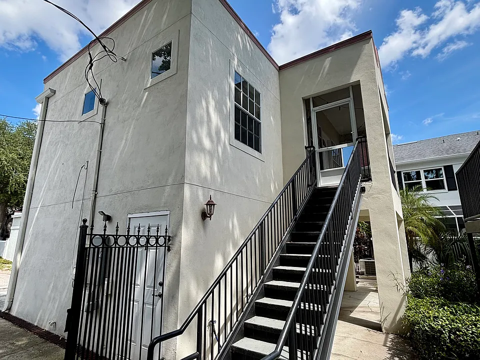 1205 W Horatio St #5