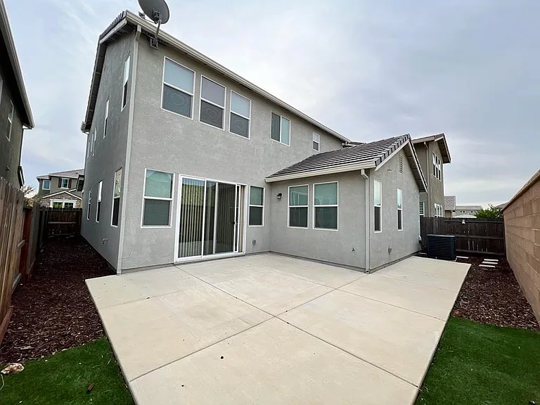 1335 Orchid Ct — Photo 28