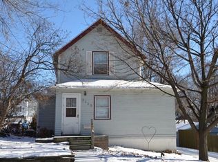 3135 8th St, Des Moines, IA 50313
