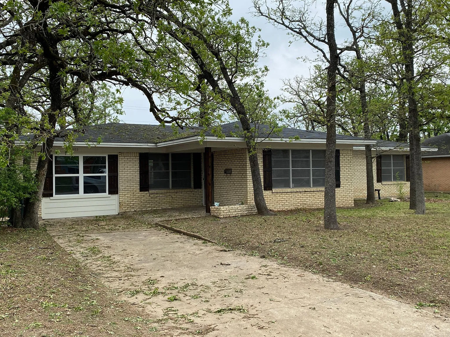 4003 Oaklawn St — Photo 1