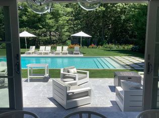 9 2nd Ave, East Hampton, NY 11937