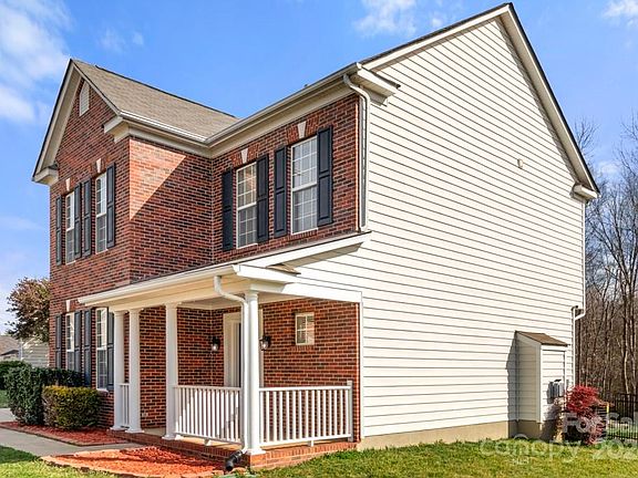 3rd image of 1001 Secret Garden Ct