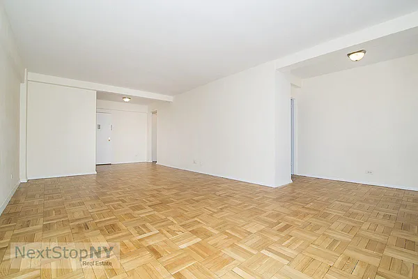 Rented by NextStopNY | media 2