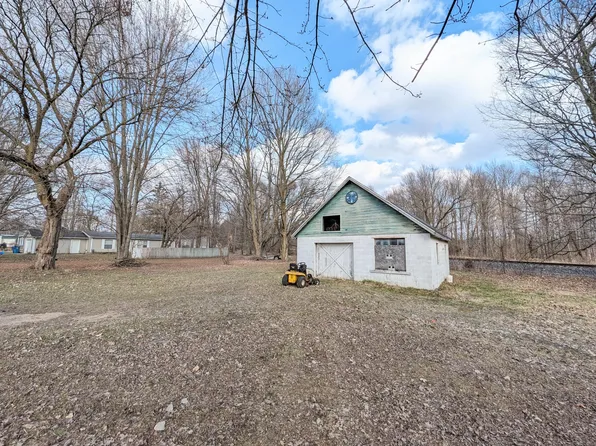 1005 N Center St, Bangor, MI 49013