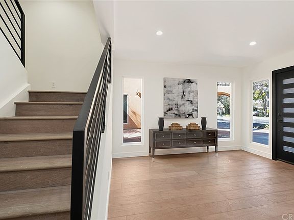 3rd image of 12346 Laurel Terrace Dr